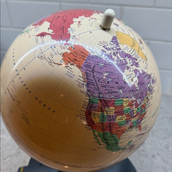 Exploratoy Geosafari World Interactive Educational Globe. Works. Like New! - Picture 4 of 6